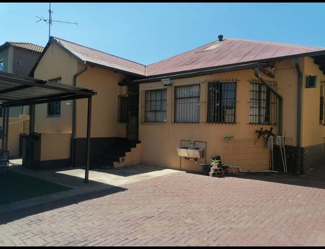 4 BEDROOM HOUSE FOR SALE IN KENSINGTON